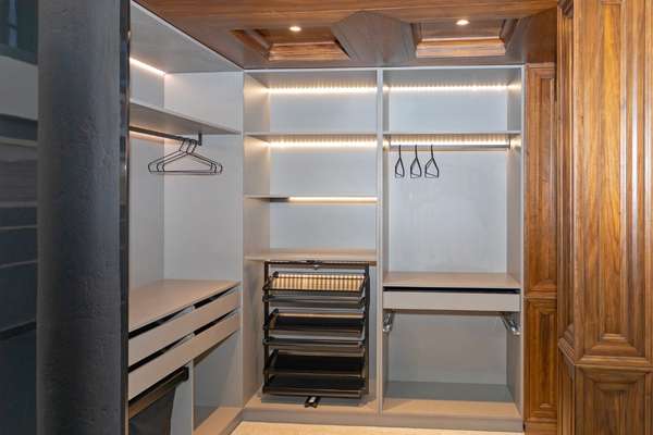 Close and open storage can be mixed. For Bedroom Wardrobe 