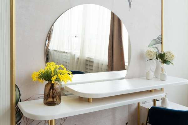 Hanging Dressing Table