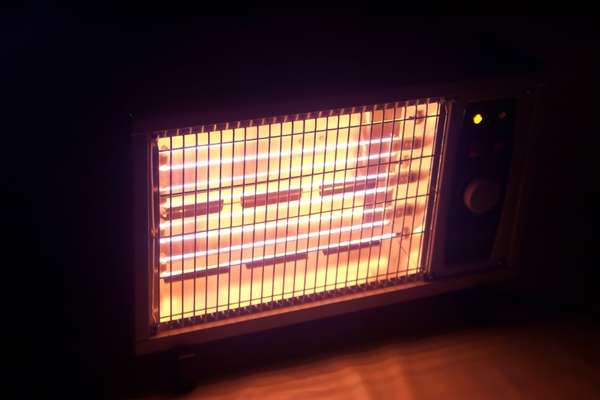 Introduce the heater to dry wood.