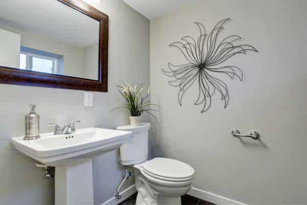 DIY Bathroom Wall Decor Projects